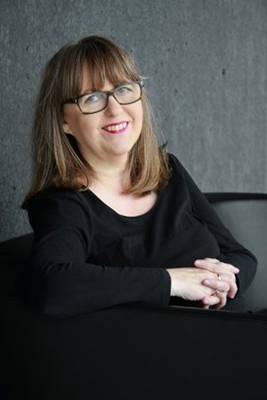 Jónína Leósdóttir, wife of former PM Jóhanna Sigurðardóttir and author of Jóhanna and I (i. Við Jóhanna). Jónína Leósdóttir, wife of former PM Jóhanna Sigurðardóttir and author of Jóhanna and I (i. Við Jóhanna).