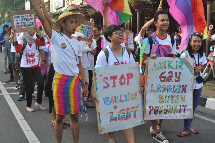 Conservative Lawmaker: Indonesia’s LGBT Community an ‘Emergency’