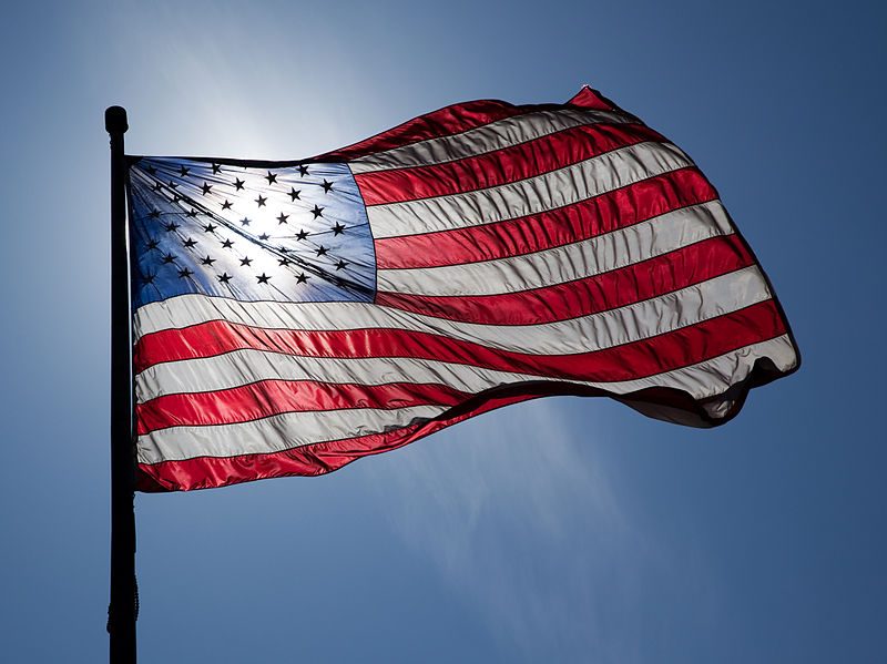 800px-US_Flag_Backlit