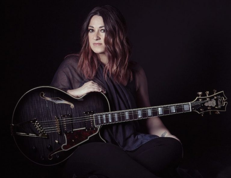 Jennifer Knapp Love Comes Back Around CURVE