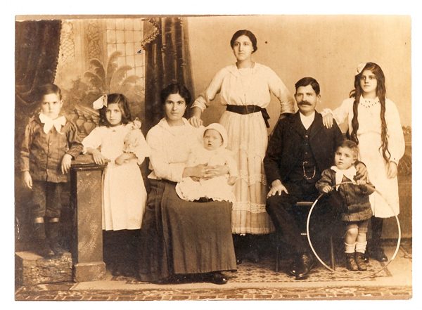 old_family_photo