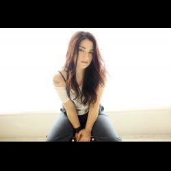 Jennifer Knapp jennifer-knapp-musical-groups-and-artists-person-photo-u1